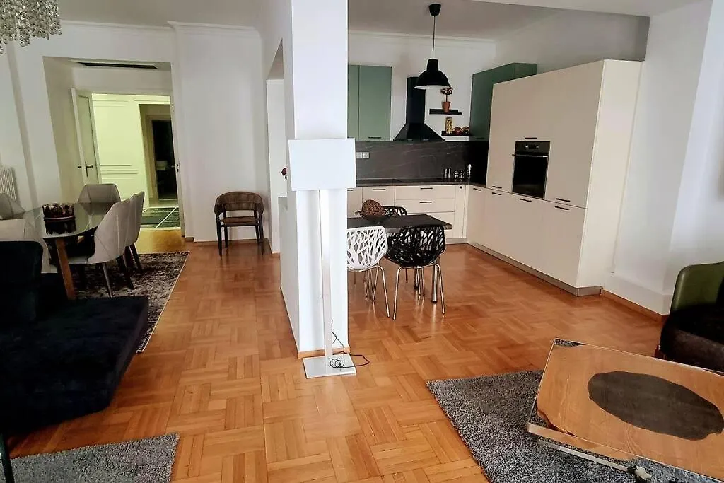 Petite Palace Aristotelous 2 location